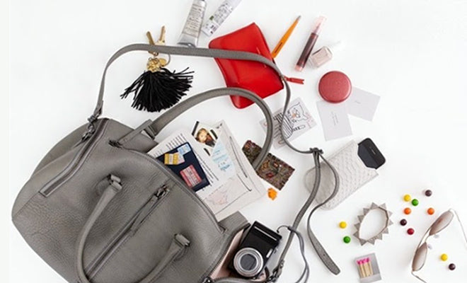 Top Hacks To Avoid Mess In Your Bag!